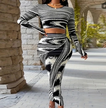 Комплект женской юбки 2023, весенний полосатый топ с короткими рукавами и обтягивающая уличная одежда, комплект Макси-облегающей юбки из двух частей