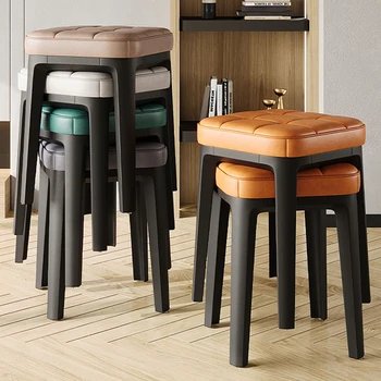 Современные обеденные стулья из пластика с мягкой обивкой для домашнего использования, современные и простые, могут быть выполнены в нескольких цветах Ресторанные стулья