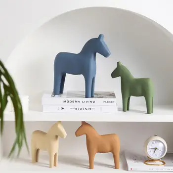 Украшение в виде деревянной фигурки лошади YOUZI, современные минималистичные художественные поделки для гостиной, украшения рабочего стола в спальне